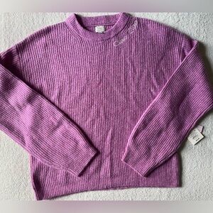 NWT Cozy Sweater, Lavender Color. “Ciao Ciao” embroidered. Women Small